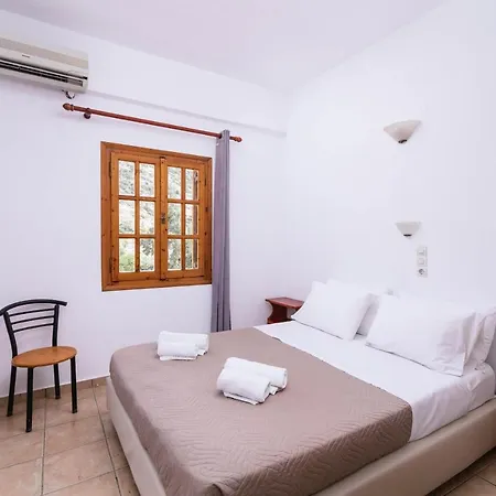 Bay & Hotel Matala